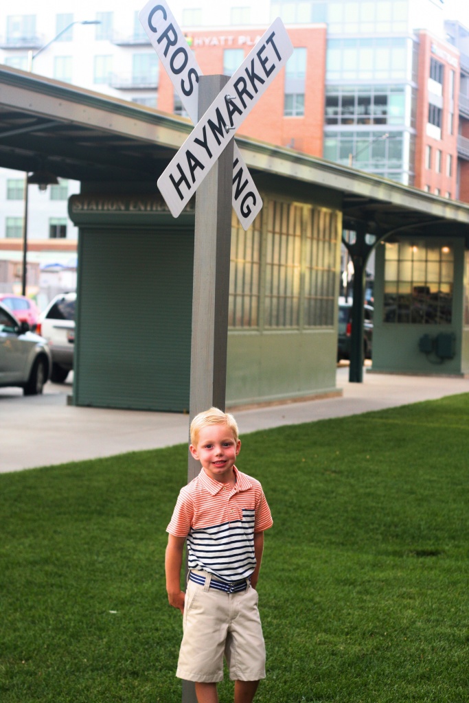 Nebraska Motherhood + Fashion blogger, Leslie of Tiny Stampede shares a look at Mini Boden, originally thinking Mini Boden was just for girls, we were surprised to see Boden for little boys! Check it out.