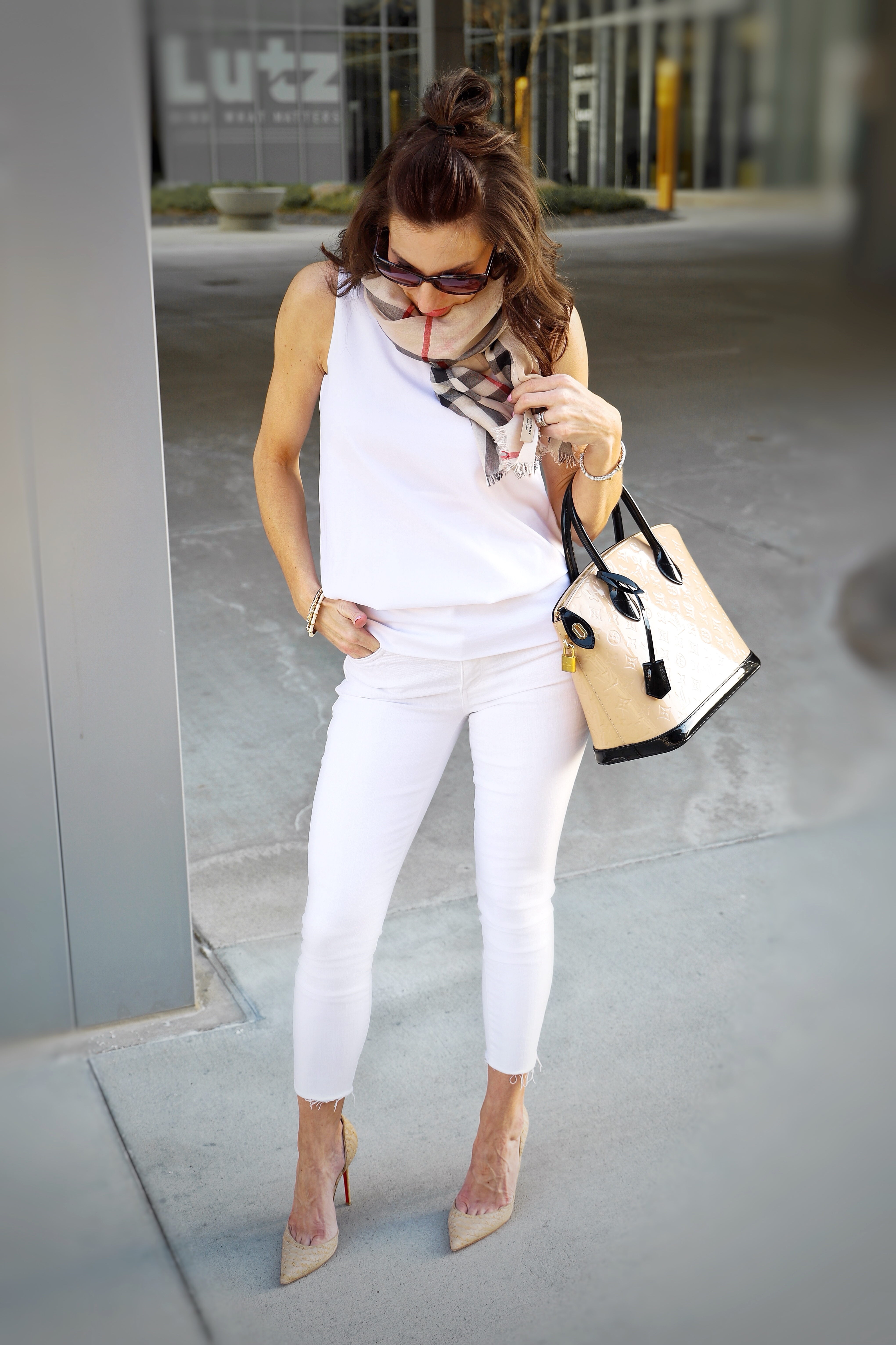 All White Summer Outfit // Summer Fashion // www.tinystampede.com
