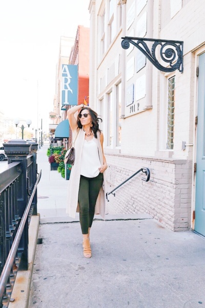 Fall Cardi x Olive Jeans Fall Outfit Ray Bans Resin Necklace Louis Vuitton White Cami